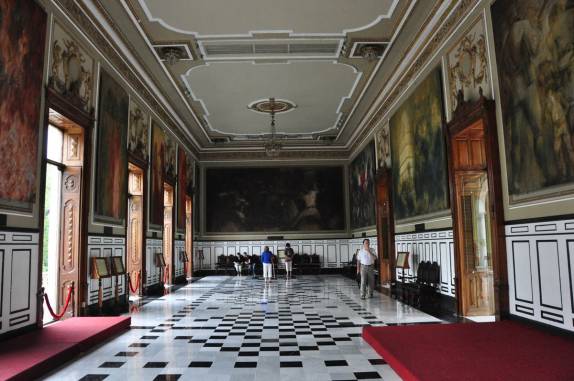 Sala de exposições de história em prédio público em Mérida, no sul do México